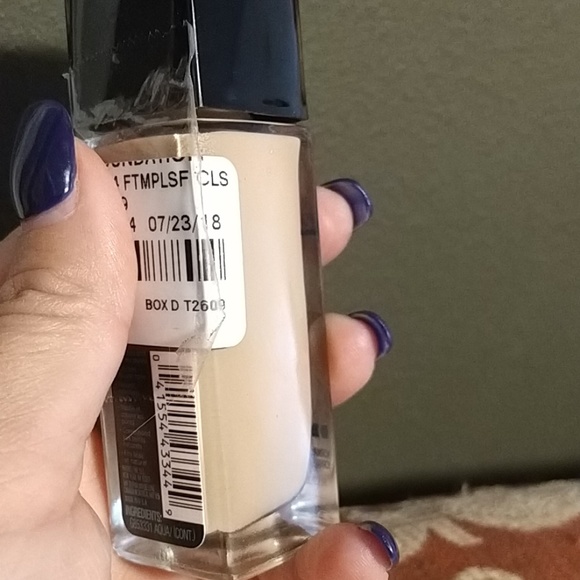 Fit Me® Matte + Poreless Foundation 120 classic Iv - Picture 4 of 8